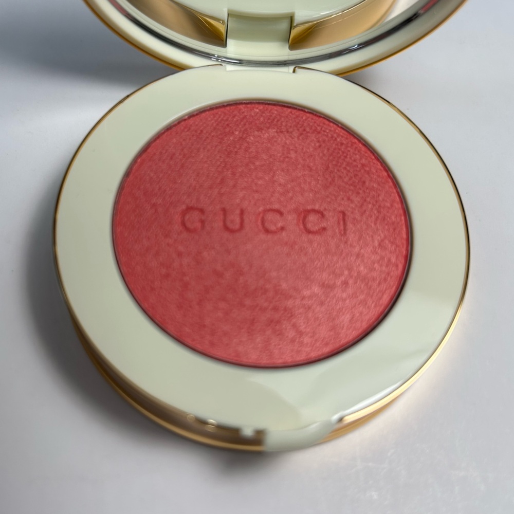 NWT🌷GUCCI Luminous Matte Powder Blush in “Fresh Coral” (New Color) - Picture 5 of 5